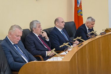 Евгений Солнцев впервые отчитался перед депутатами Заксобрания